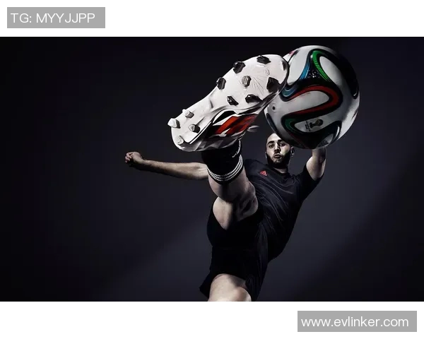 足球明星照片素描图的艺术魅力与创作技巧探讨